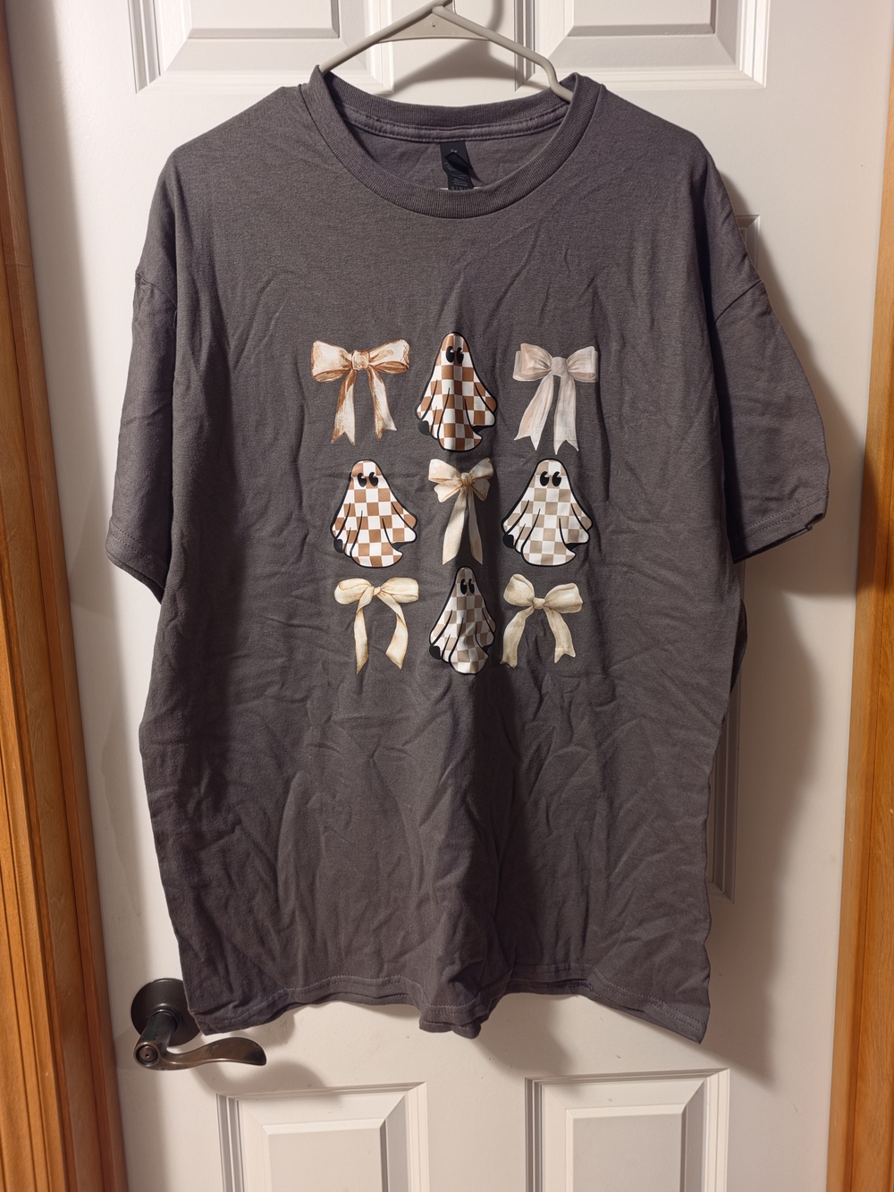 Gildan Gray Graphic Tee with Checkerboard Ghosts & Cream Bows